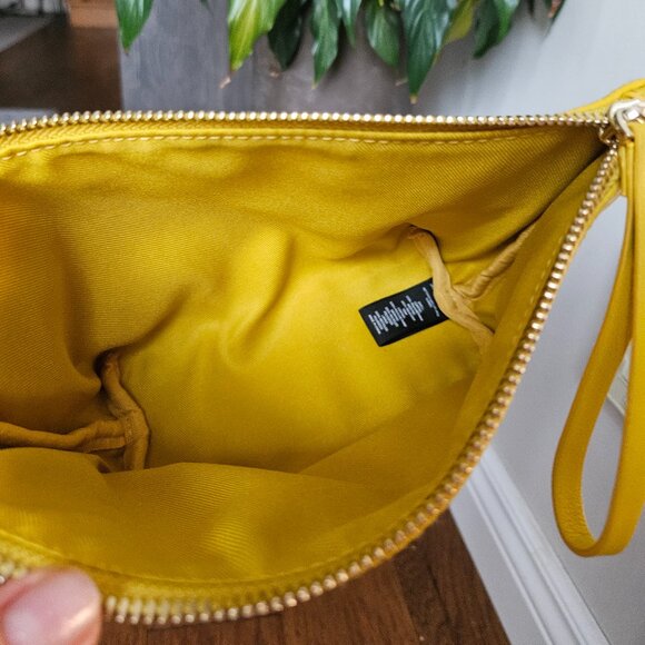 Love and Lore Yellow 🌻 Wrislet and Coin Purse Wallet - Picture 2 of 6